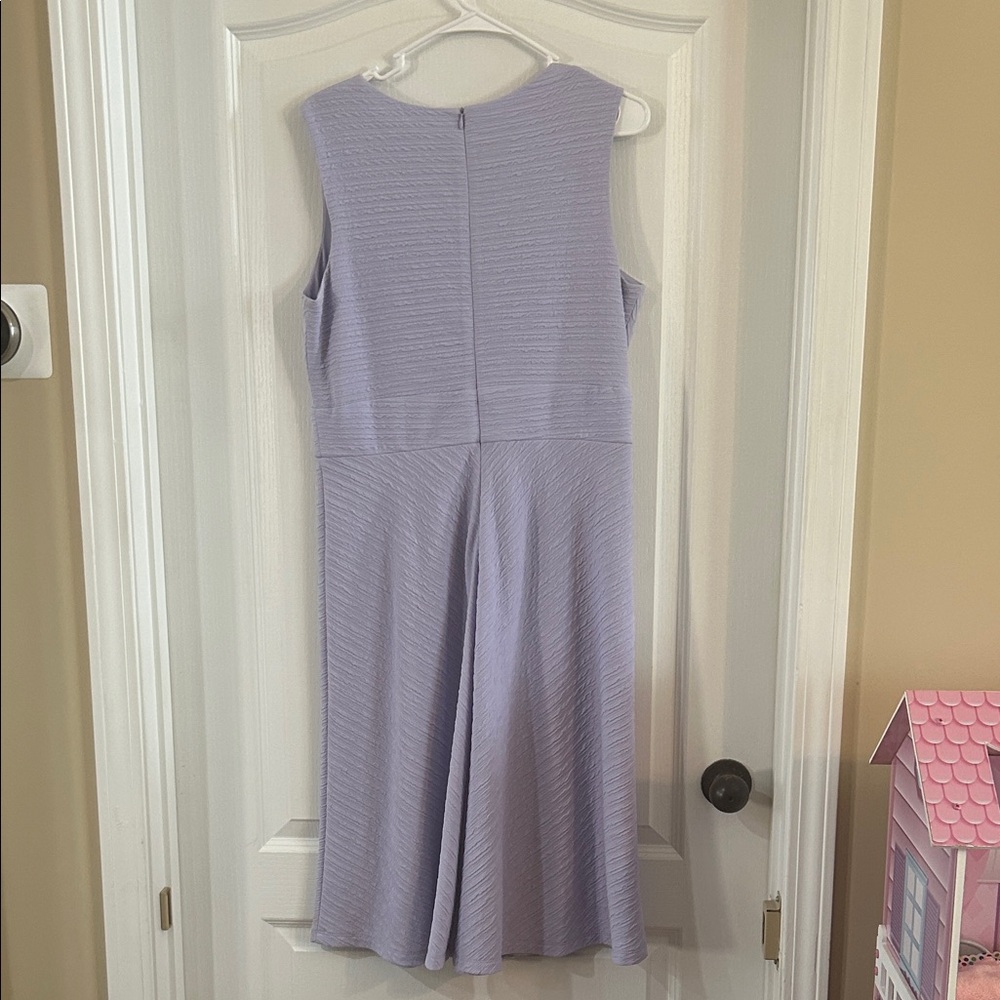 Lavender Sleeveless V-Neck Midi Dress - Picture 2 of 5